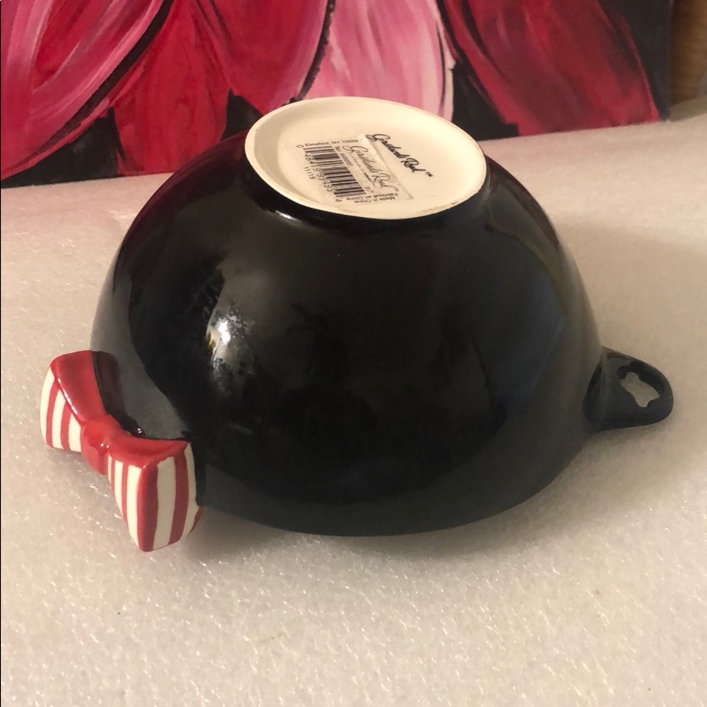 Grasslands Road ceramic Penguin bowl - Picture 17 of 17